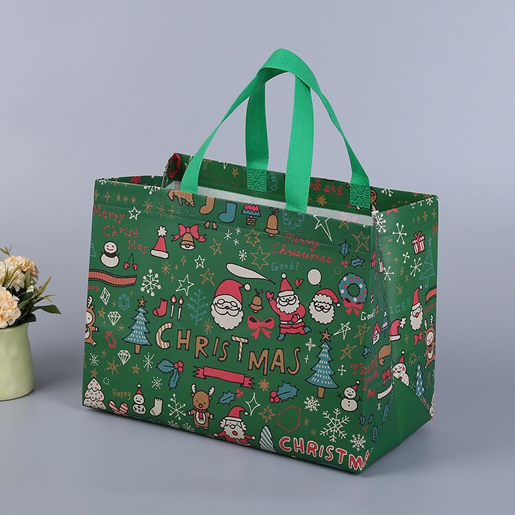 Julig presentpåse i ovävt tyg med slumpmässiga färgglada mönster, perfekt för julklappar, slitstark och återanvändbar accessoar.
