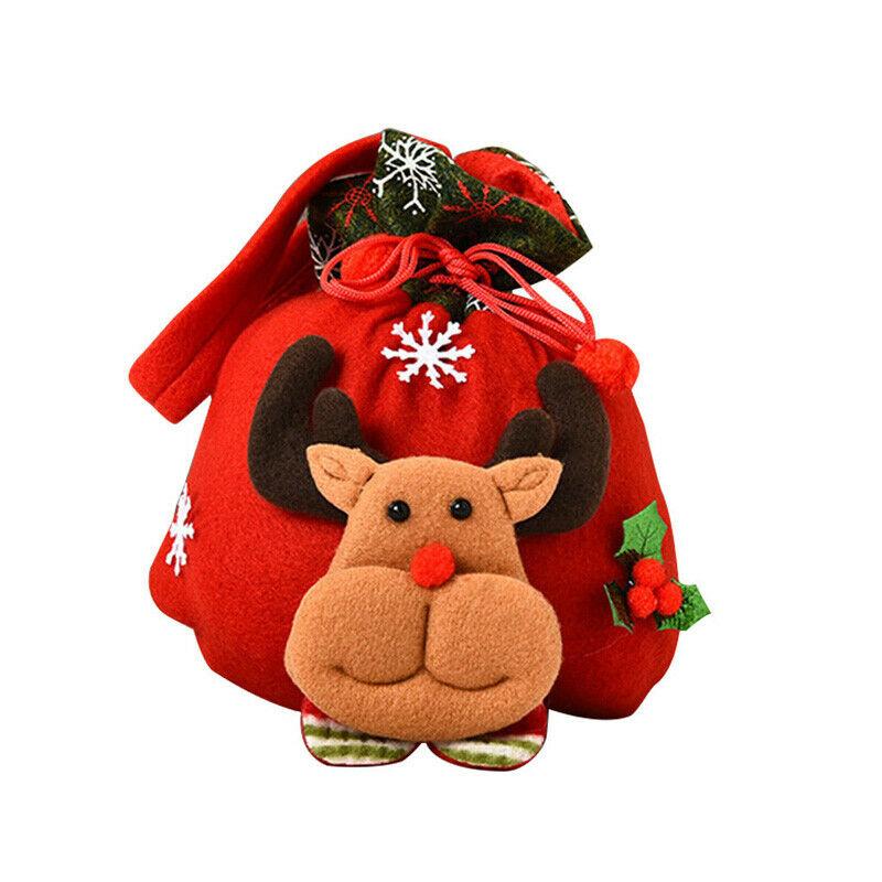 "Julklappspåsar med Jultomte, Ren, Snögubbe och Nallebjörn mönster, perfekta för att dekorera och ge gåvor till jul."