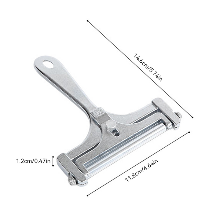 "Justerbar köksostskärare i aluminium för exakta skivor, elegant design i frostat och glänsande silver finish."