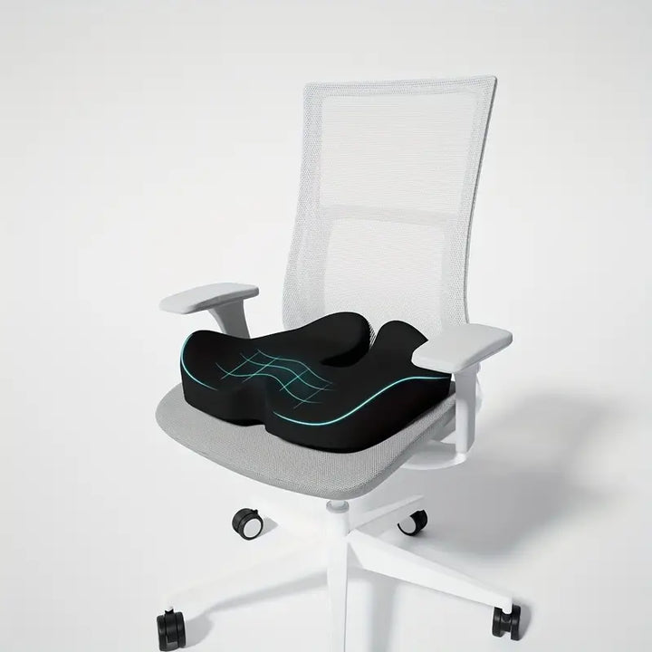 Ergonomisk stolsdyna i memory foam för kontorsstol, visar sittkomfort