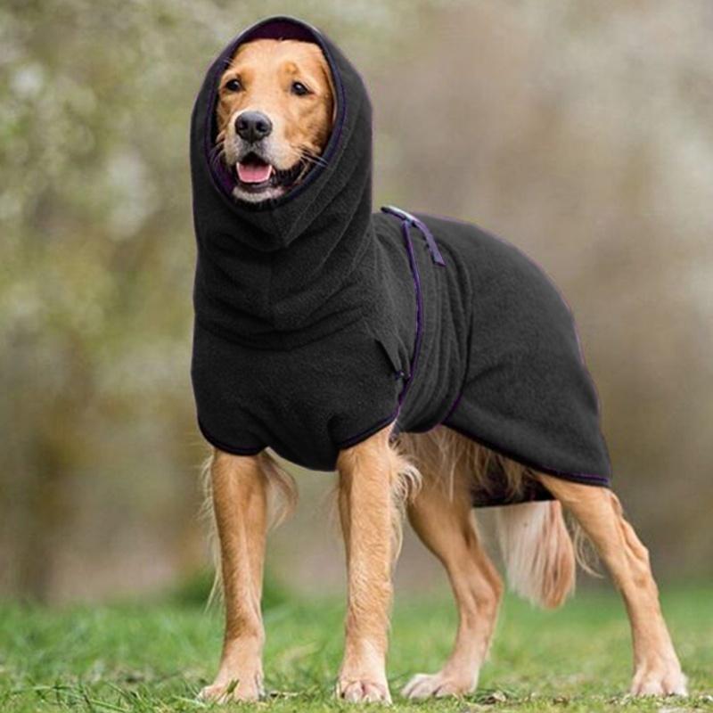 Hund i svart justerbar morgonrock för husdjur utomhus