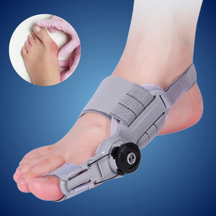 Justerbart stöd för hallux valgus placerat på fot för smärtlindring