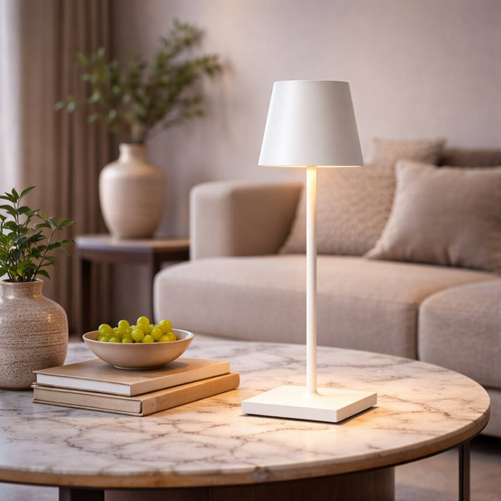 Uppladdningsbar sladdlös lampa i minimalistisk skandinavisk design