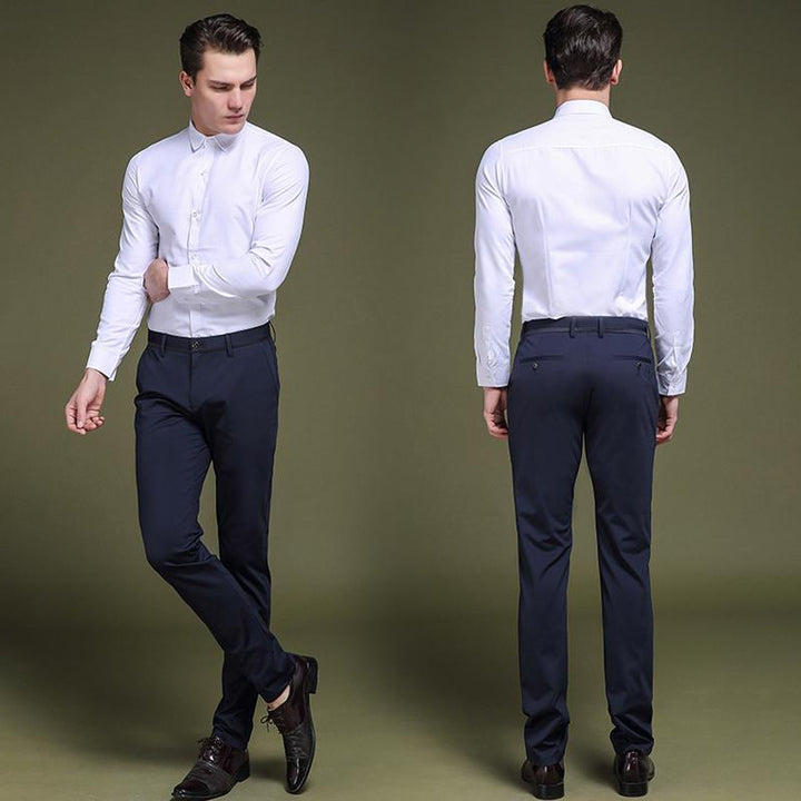"Klassiska herrchinos framifrån, superstretch i bomull/spandex, bekväm passform, mångsidig stil för alla tillfällen."