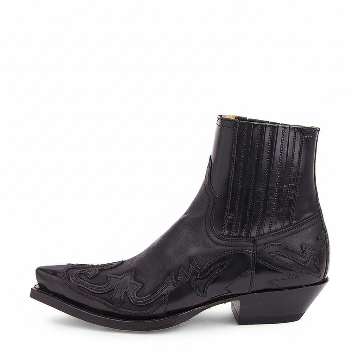 Autentiska svarta läder cowboystövlar & westernboots. Unisex modell med klassiska broderier.