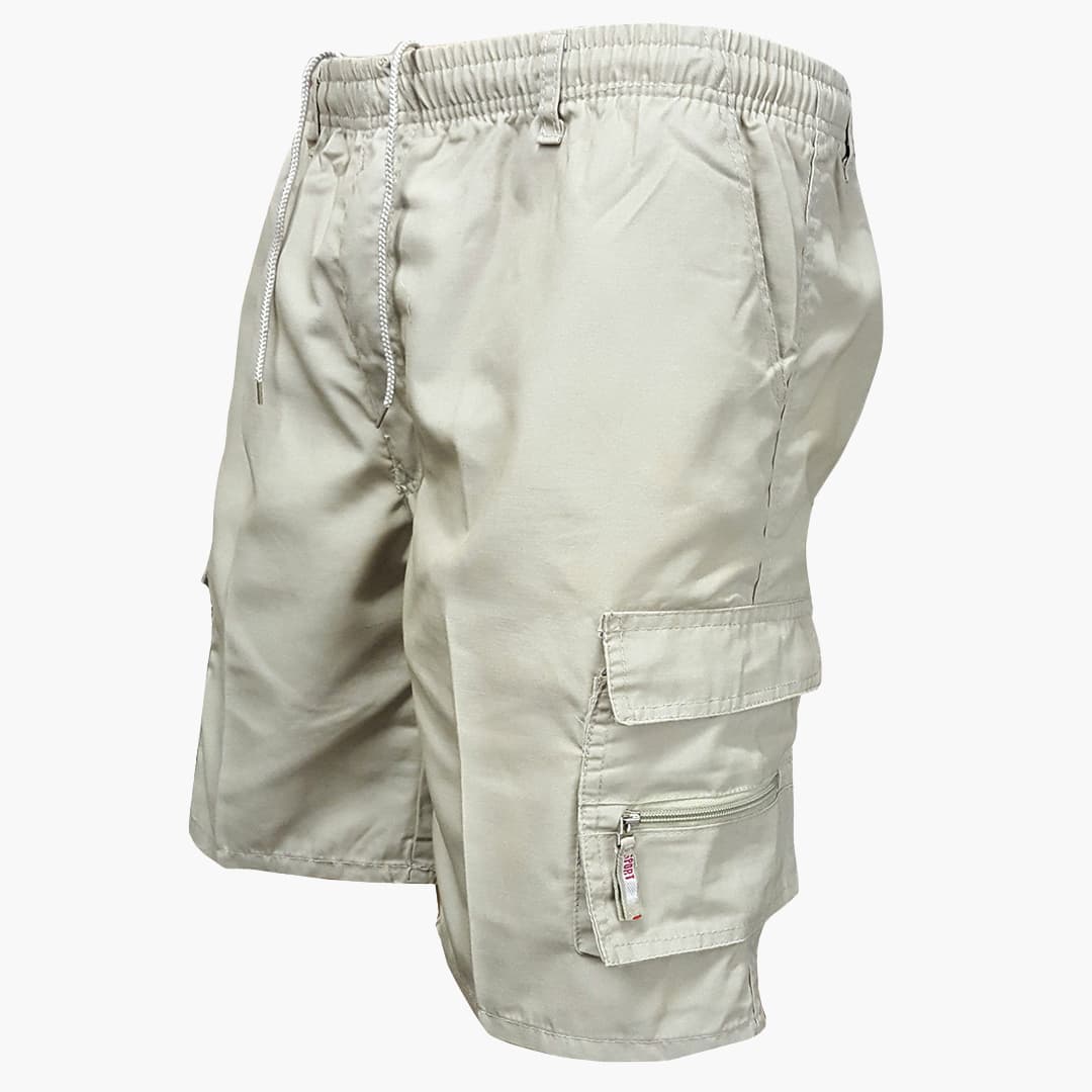 Bekväma herr-cargoshorts med rymliga sidofickor för förvaring. Idealiska för utomhusaktiviteter och fritid.