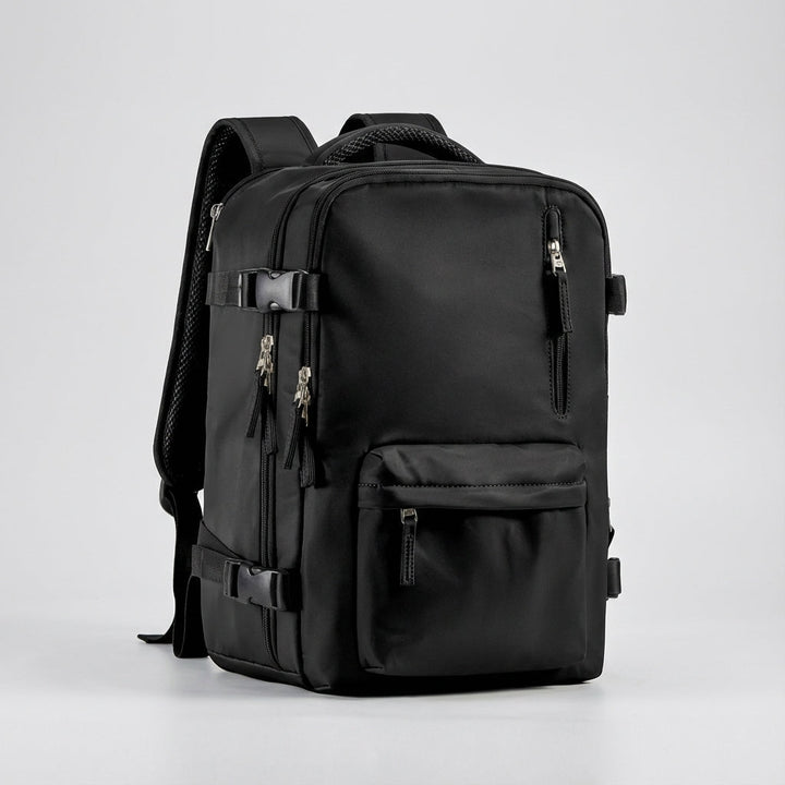 Mångsidig FlightTrek kabinryggsäck, kompakt, vattenavvisande och med laptopfack för resenären.