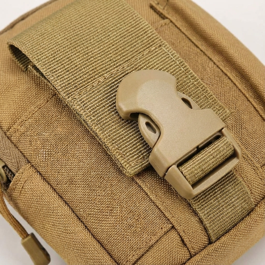 Mångsidig kompakt MOLLE-etui för friluftsliv och taktisk utrustning. Perfekt som verktygsficka för vandring.