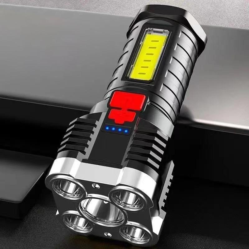 Kraftfull vattentät ficklampa med stark ljusstyrka, ABS-konstruktion och USB-laddning för utomhusäventyr.