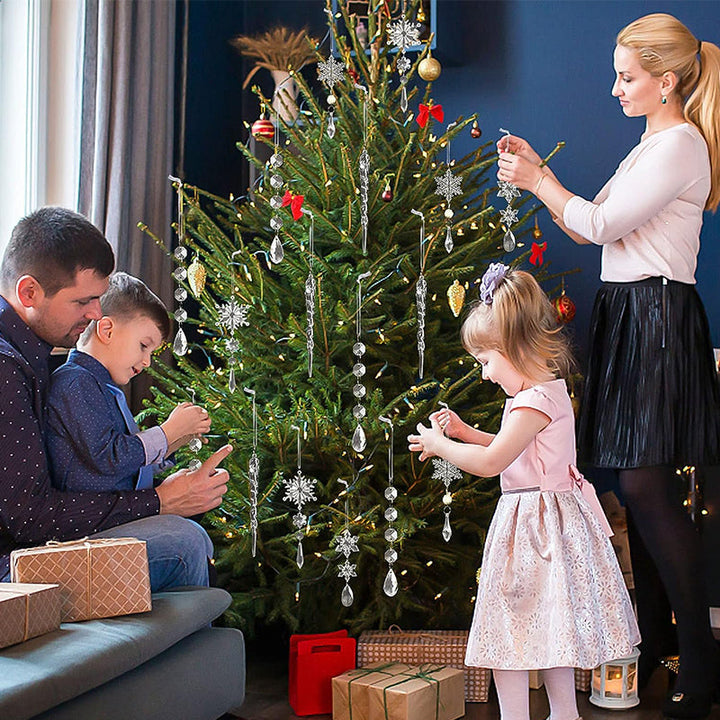 "Kristall Snöflinge Dekoration som glittrar mot bakgrund, perfekt för juldekoration med elegant och hållbar akryl."