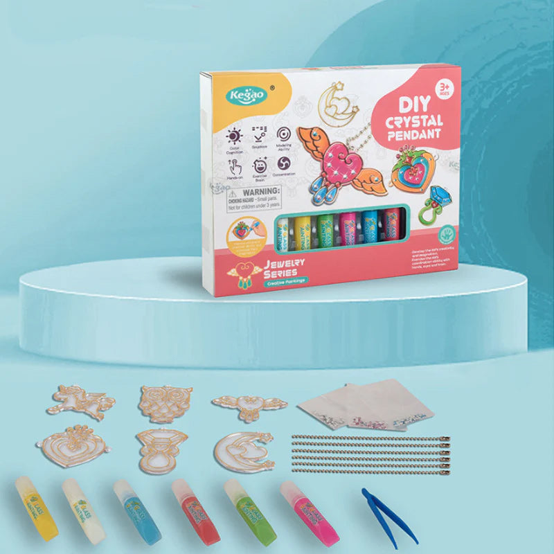 "Kristallmålning DIY Kit med 6 färgglada hängen, barn som skapar konstverk och dekorerar med diamanter."
