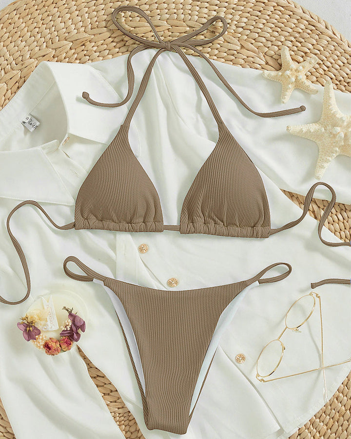 Poolkläder dam: Triangelbikini med justerbara band & en modern räfflad design.