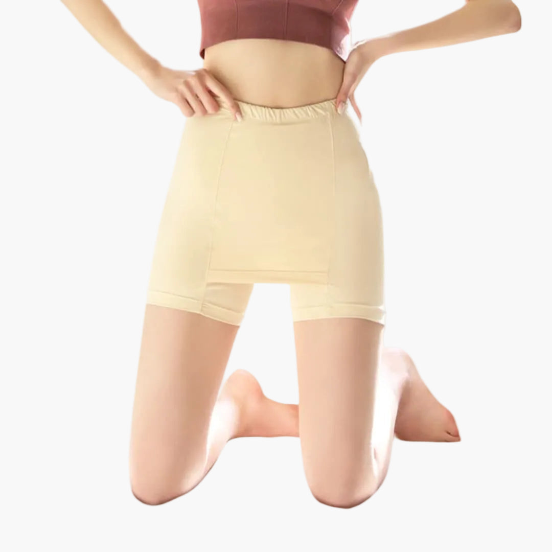 Bekväma och stilrena kvinnors kjolshorts; hybrid av kjol och shorts, perfekt för sommaraktiviteter och vardag.