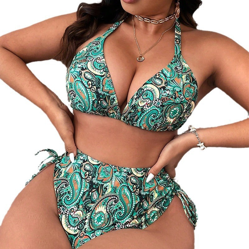 Dam-bikini i grön blommig design, högskuren med trekantiga kupor och justerbara band för bästa passform.