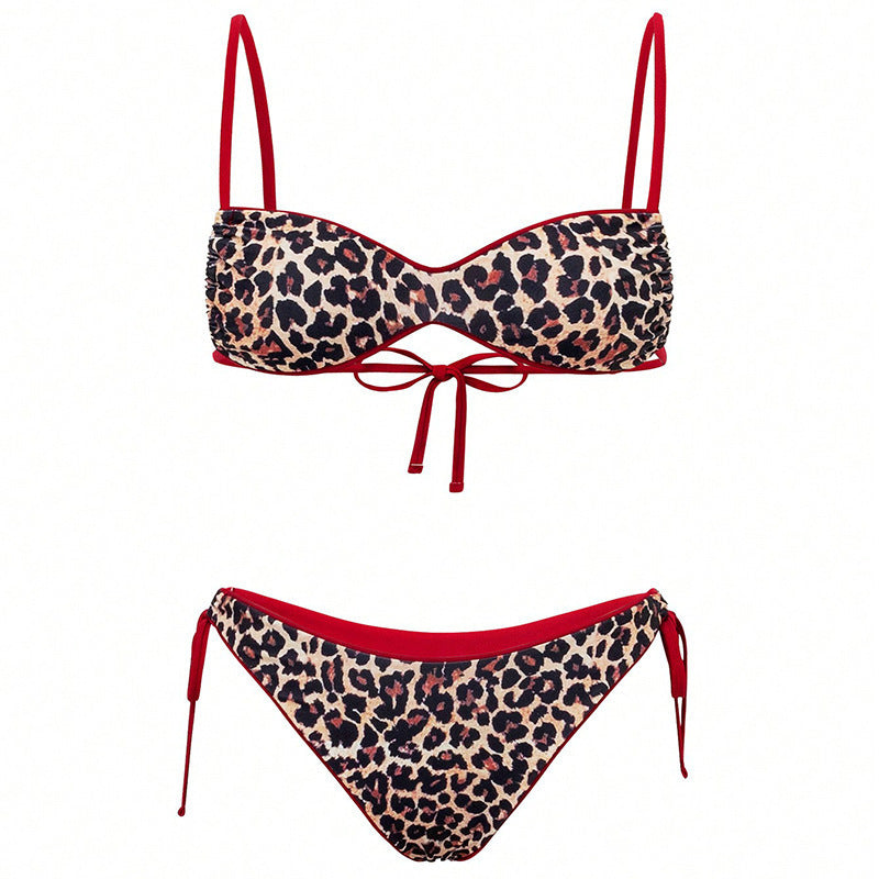 Glansig push-up bikini med zebraprint, perfekt passform för soliga dagar.