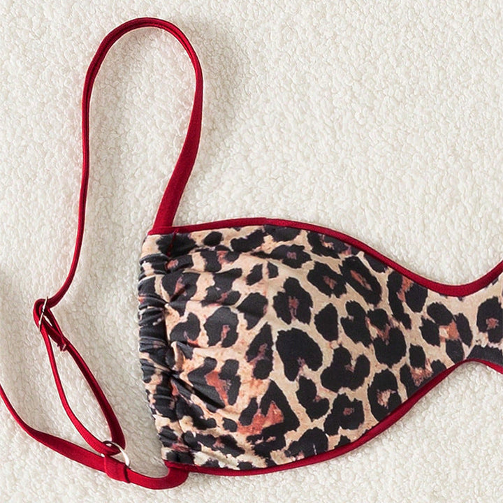 Sexig leopardmönstrad push-up bikini för dam med justerbara snören.