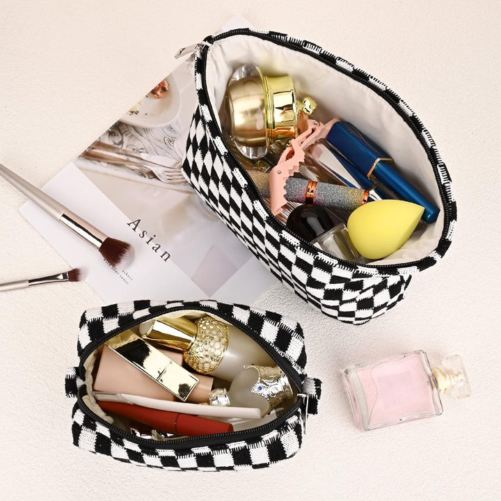 Elegant rutig kosmetikväska set, kvinnors presenttips. Organiserar smink och hudvård på resan.