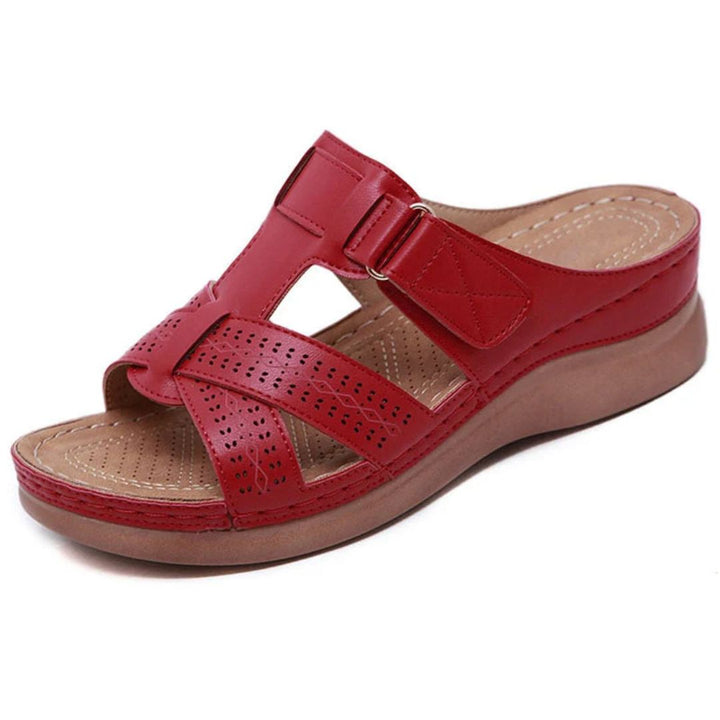 Kvinnors slip-on strandsandaler, designade med formad innersula för maximal komfort.