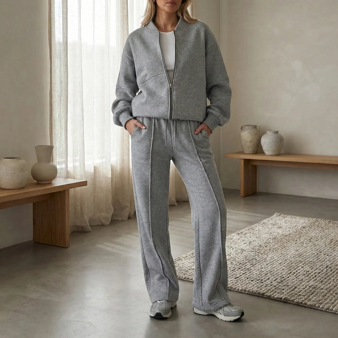 Kvinnors tvådelade set med dragkedja, Hayley, i en stilren design för maximal komfort.