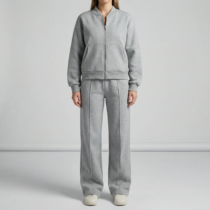 Bekvämt loungewear set för kvinnor med praktisk dragkedja, perfekt för avkoppling och hemmafix.