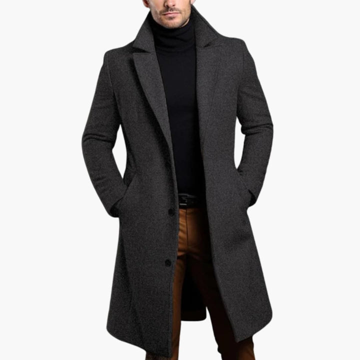 Marinblå elegant herrrock, perfekt som överrock. Tidlös design för mode med stil.
