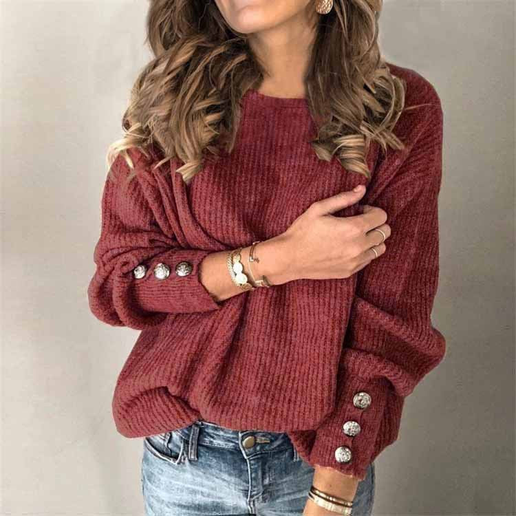 Mysig stickad damtröja, modell Alexandra, med lös passform, perfekt för kalla dagar.