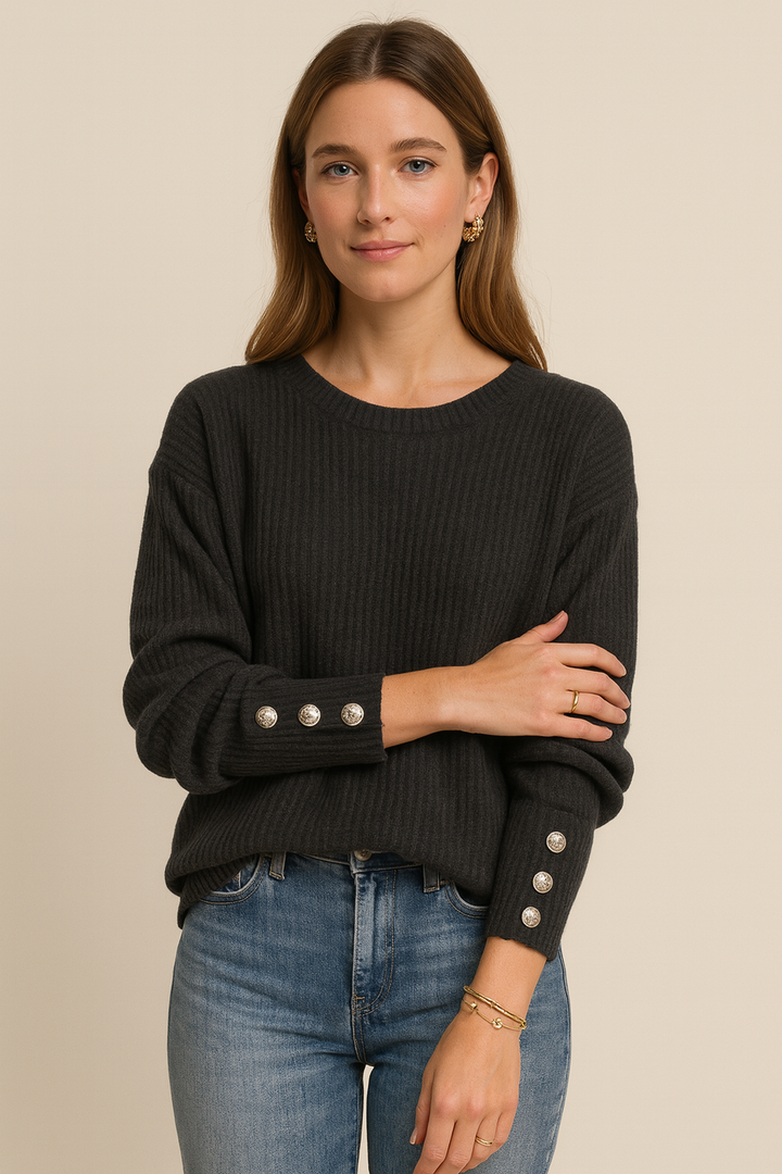 Elegant stickad damtröja Alexandra med långa ärmar & knappdetaljer för en chic look.
