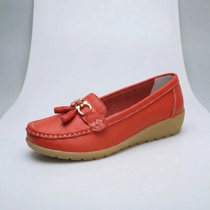Eleganta Gemma dam loafers, slip-on design som är lätt att ta på och bekväm att bära.