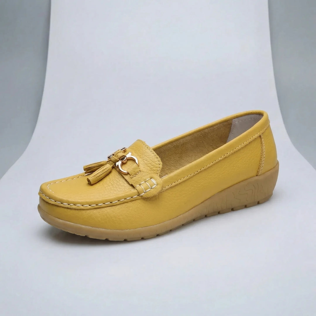 Gemma dam mockasiner: Lätta slip-on skor, idealiska vardagsfavoriter för komfort och enkelhet.