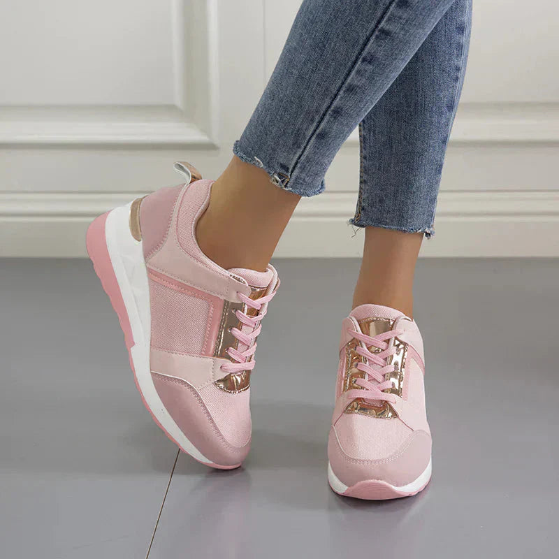 Chunky damsneakers i modern design, lätta och ergonomiska för daglig användning.