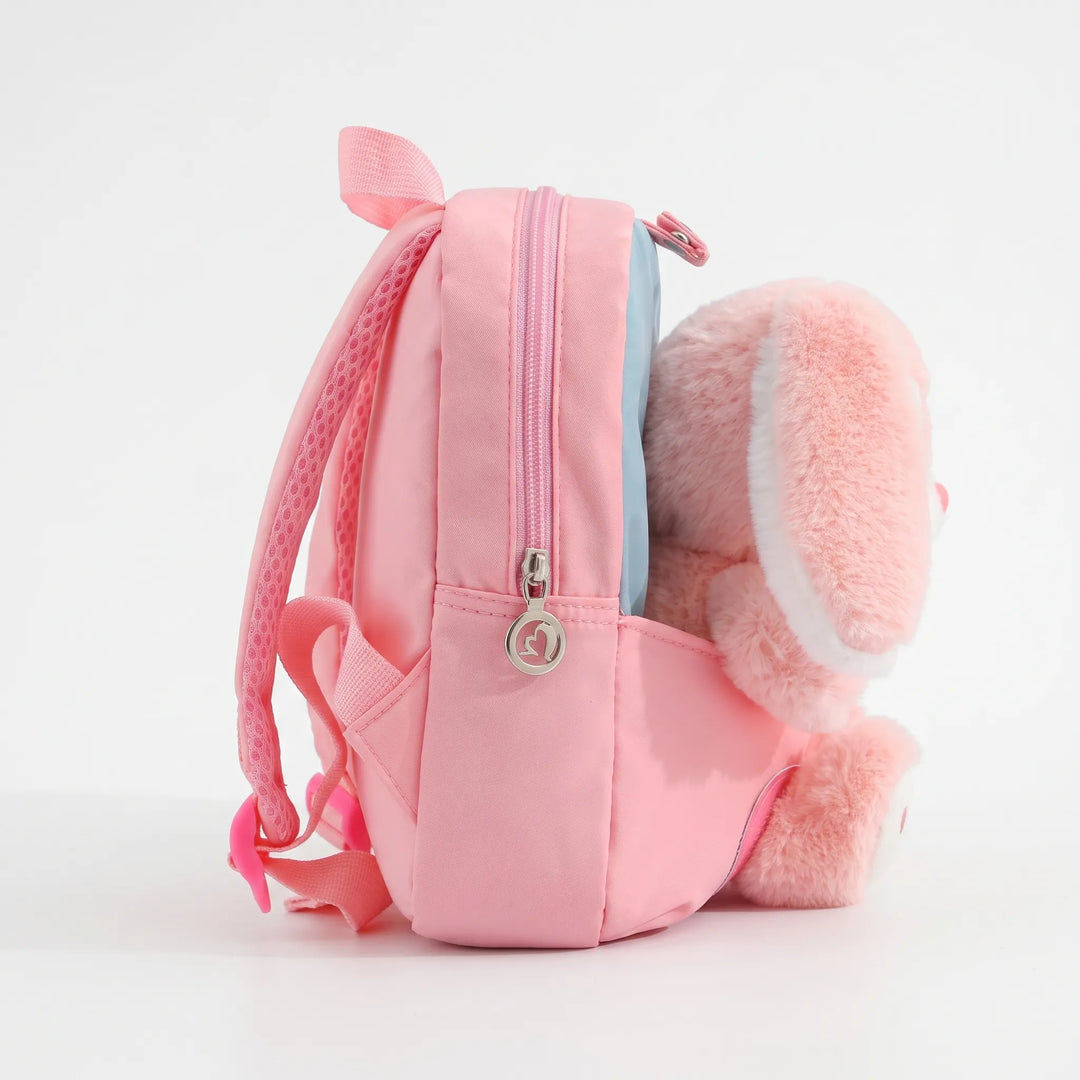 Barnryggsäck i lätt nylon med lekfull 3D-djurdesign. Justerbara axelremmar för maximal komfort i skolan/förskolan.