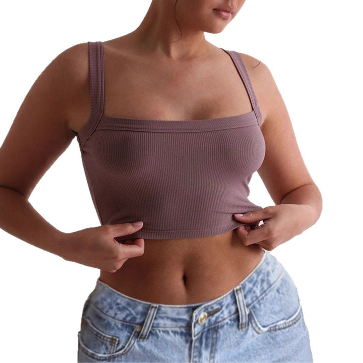 Stilren dam crop top med unik fyrkantig halsringning. Bekväm och kort topp, perfekt för trendiga sommaroutfits.
