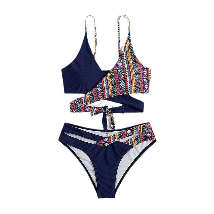 Lila triangelbikini för dam, ett moderiktigt val för strandmode och lekfulla sommaräventyr.