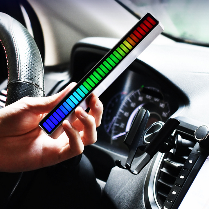 "Ljudkontrollerat RGB LED-ljus, elegant design, 32 färger, musiksynkronisering, för skrivbord eller sängbord."