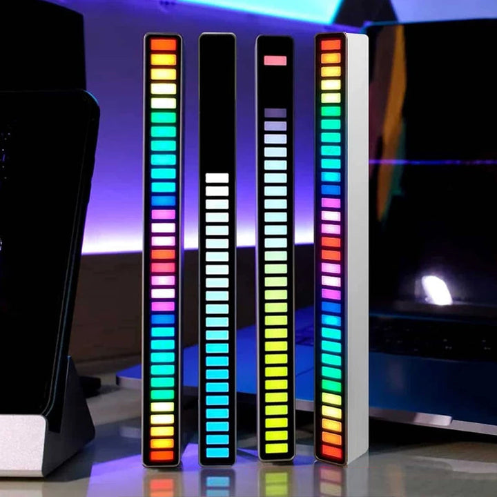 "Ljudkontrollerat RGB LED-ljus, elegant design, 32 färger, musiksynkronisering, för skrivbord eller sängbord."