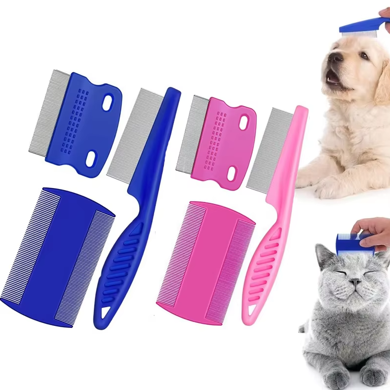 Närbild på fin, tät loppkam för hund & katt. Effektivt avlägsnar loppor, ägg och smuts vid pälsvård.