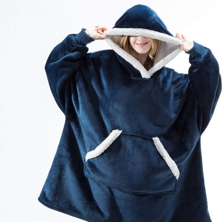 "Lös och mysig hoodie för dam och herr med stor ficka, rymlig huva och flera färgalternativ för maximal komfort."
