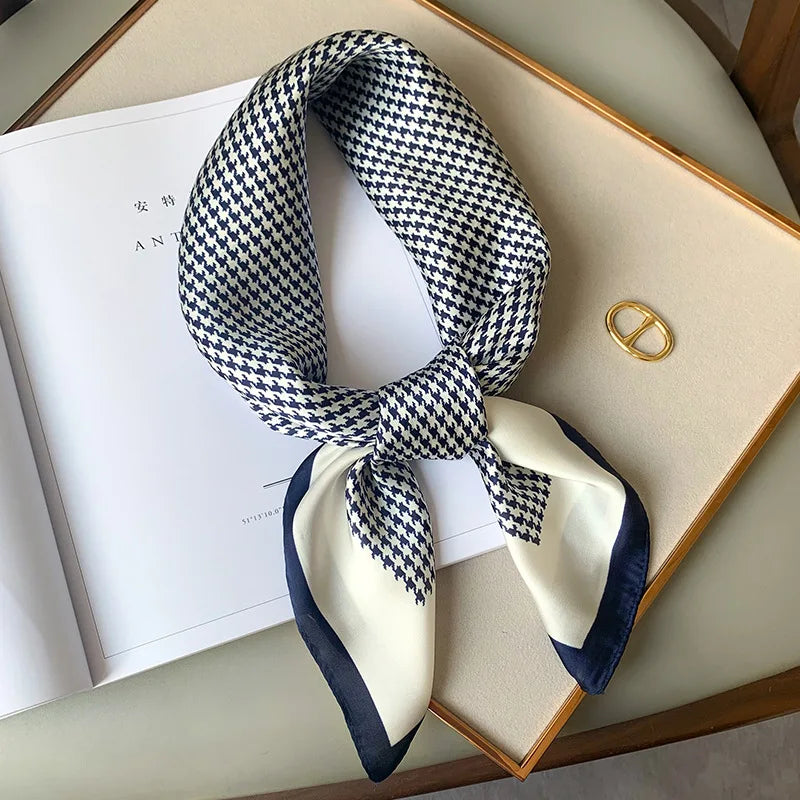 Modeaccessoar: mångsidig damhalsduk som även kan användas som hårband