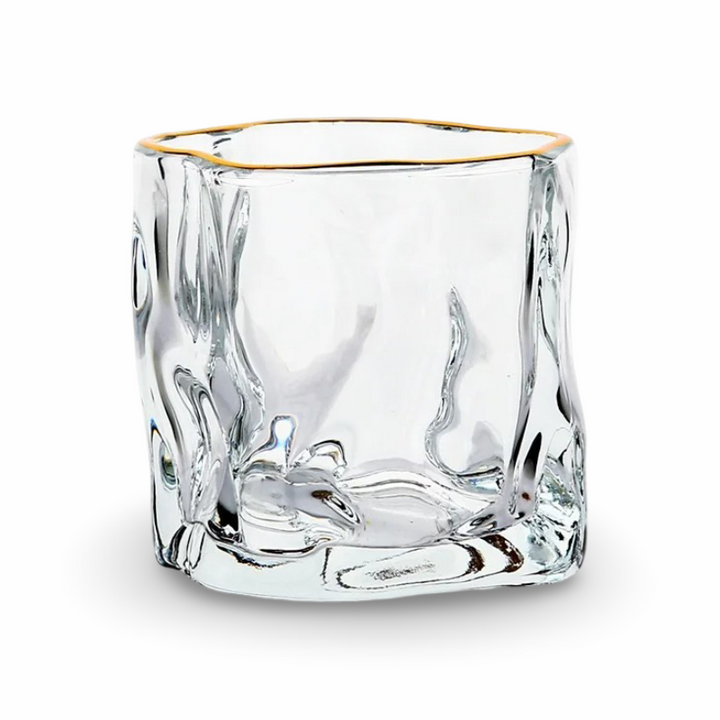 Lyxigt handgjort whiskyglas set med vriden design. Perfekt för elegant njutning av whisky & cocktails.