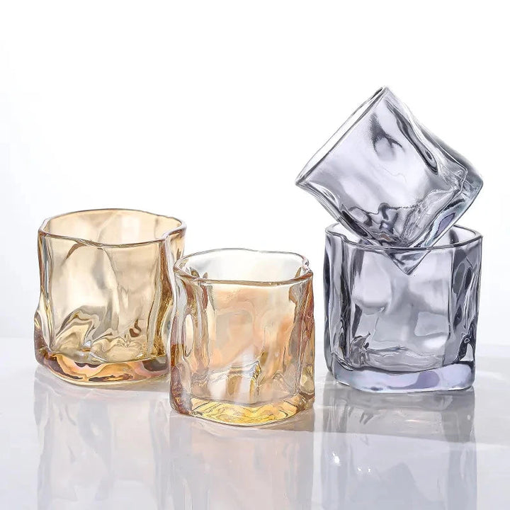 Exklusivt lyxigt whiskyglas set, handgjort, en perfekt present. Inkluderar vridna glas för whiskyälskare.