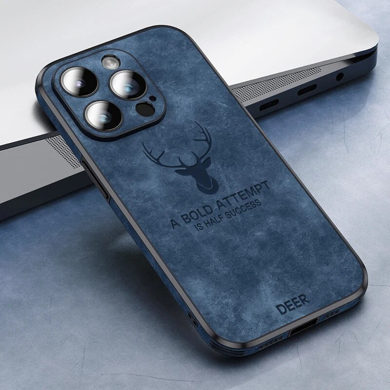 Lyxigt iPhone-skal i mocka. Stötsäkert med kameralinsskydd. Perfekt för iPhone 15-12.
