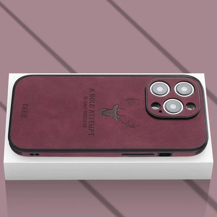 Premium iPhone 15-skal i mocka. Elegant läderfodral med effektivt kameralinsskydd.