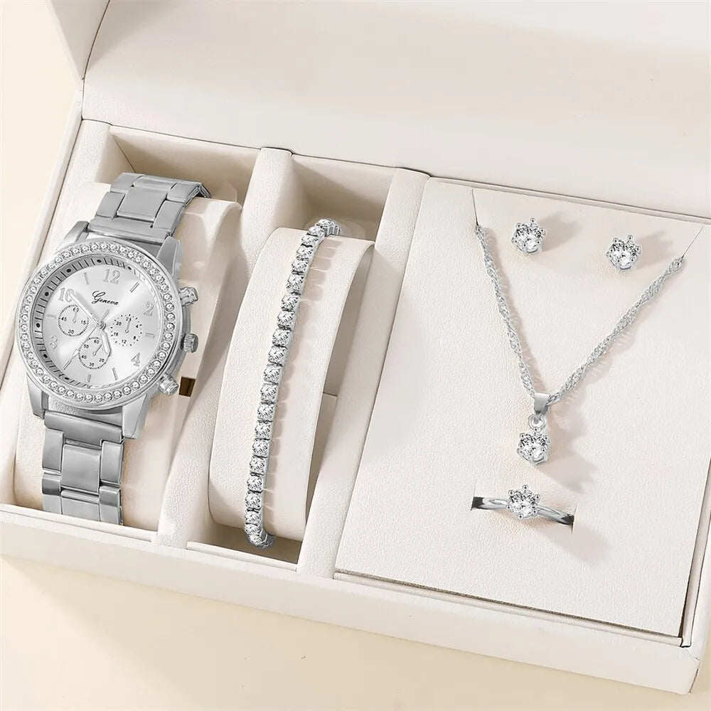Silverset med elegant armbandsur och koordinerade accessoarer