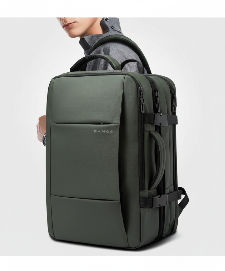MultiUse ryggsäck visar sin mångsidighet som reseryggsäck, laptopryggsäck och vardagsryggsäck.