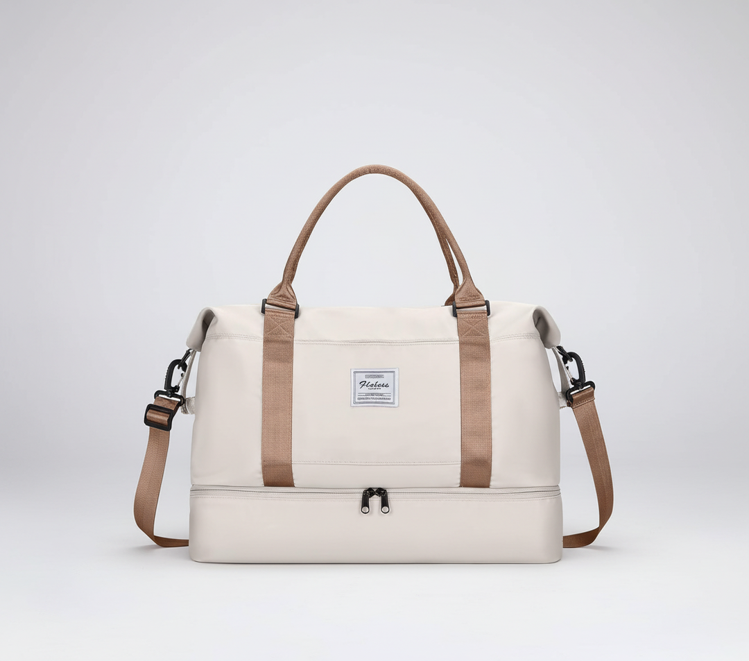 Elegant Travelista weekendväska med smarta fack, idealisk för kortare resor & packning.