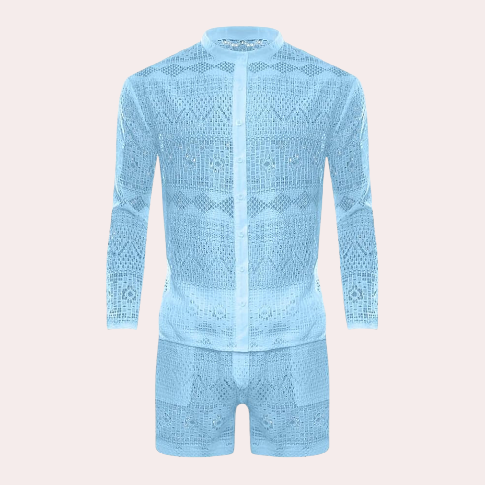 Vitt, modernt sommarset för män. Kortärmad skjorta & shorts för en avslappnad men stilren semesterlook.
