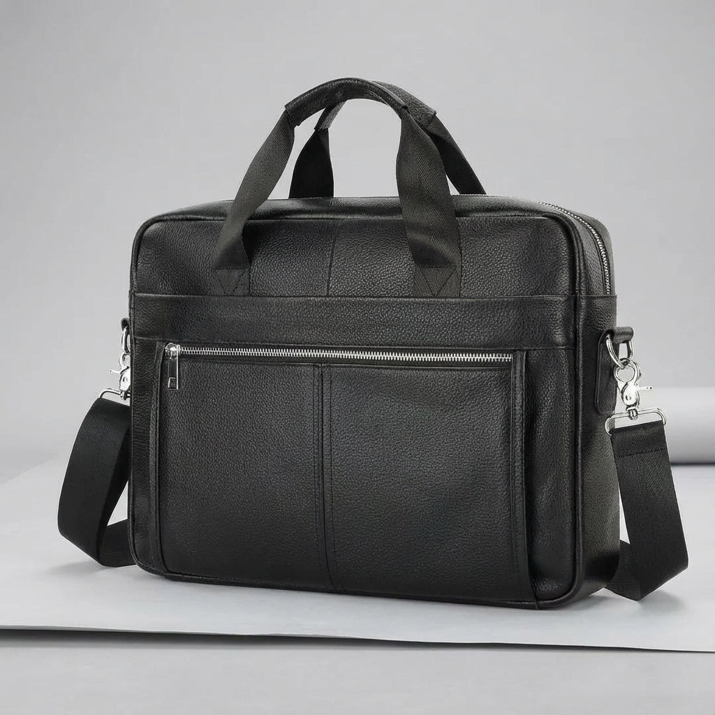 Elegant vintage läderportfölj. Mångsidig affärsväska i nötskinn för dokument & resor.