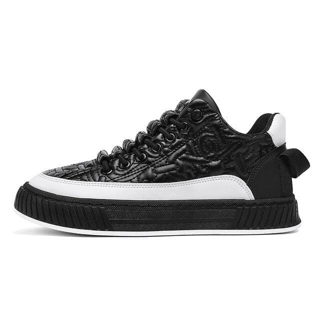 Herr Jordan slip-on sneakers på en man, visar passform och stil för avslappnad vardagskomfort.