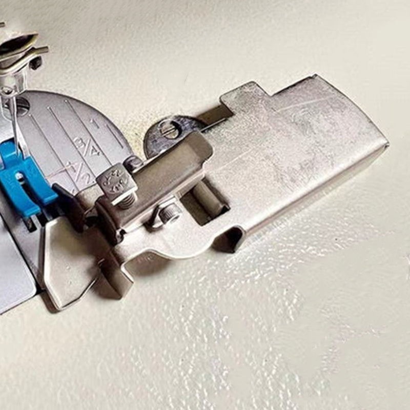 Magnetisk sömguide för exakt sömnad, fäst på symaskinsplåt för konsekvent sömbredd, idealisk för alla sömnadsprojekt.