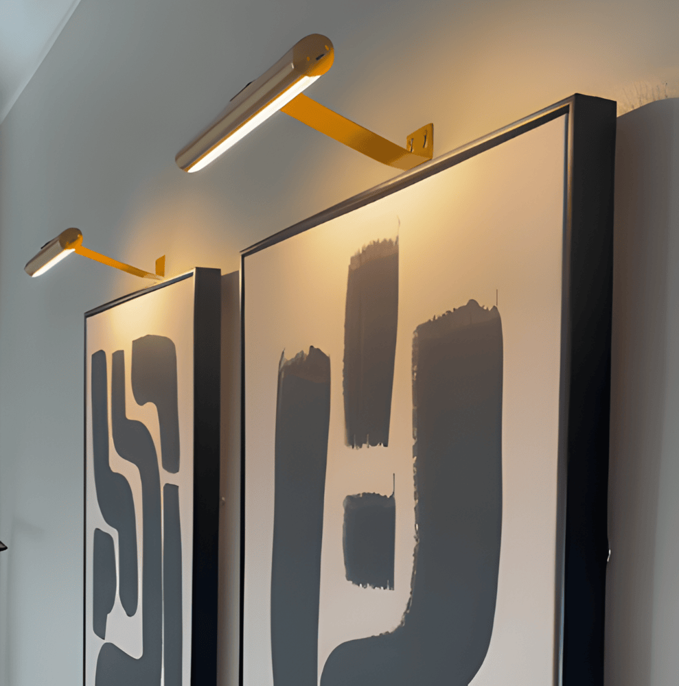 Justerbar LED-vägglampa, ger flexibelt läsljus i sovrummet eller vid skrivbordet.